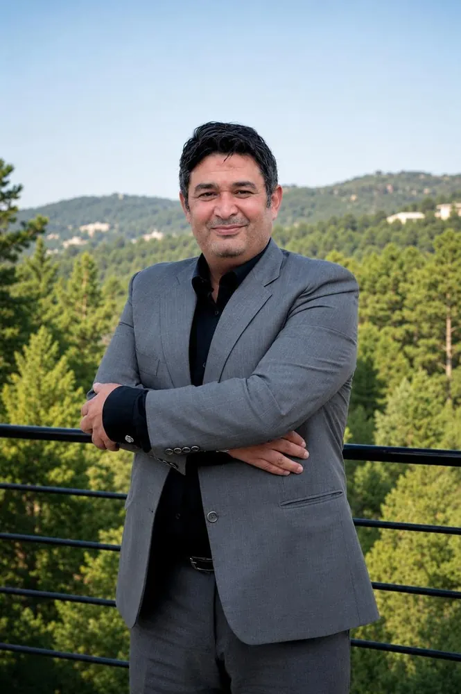Portrait of Tameem Alzoabi
